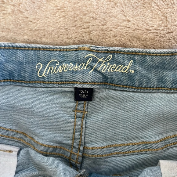 High Rise Midi Shorts - Picture 3 of 4